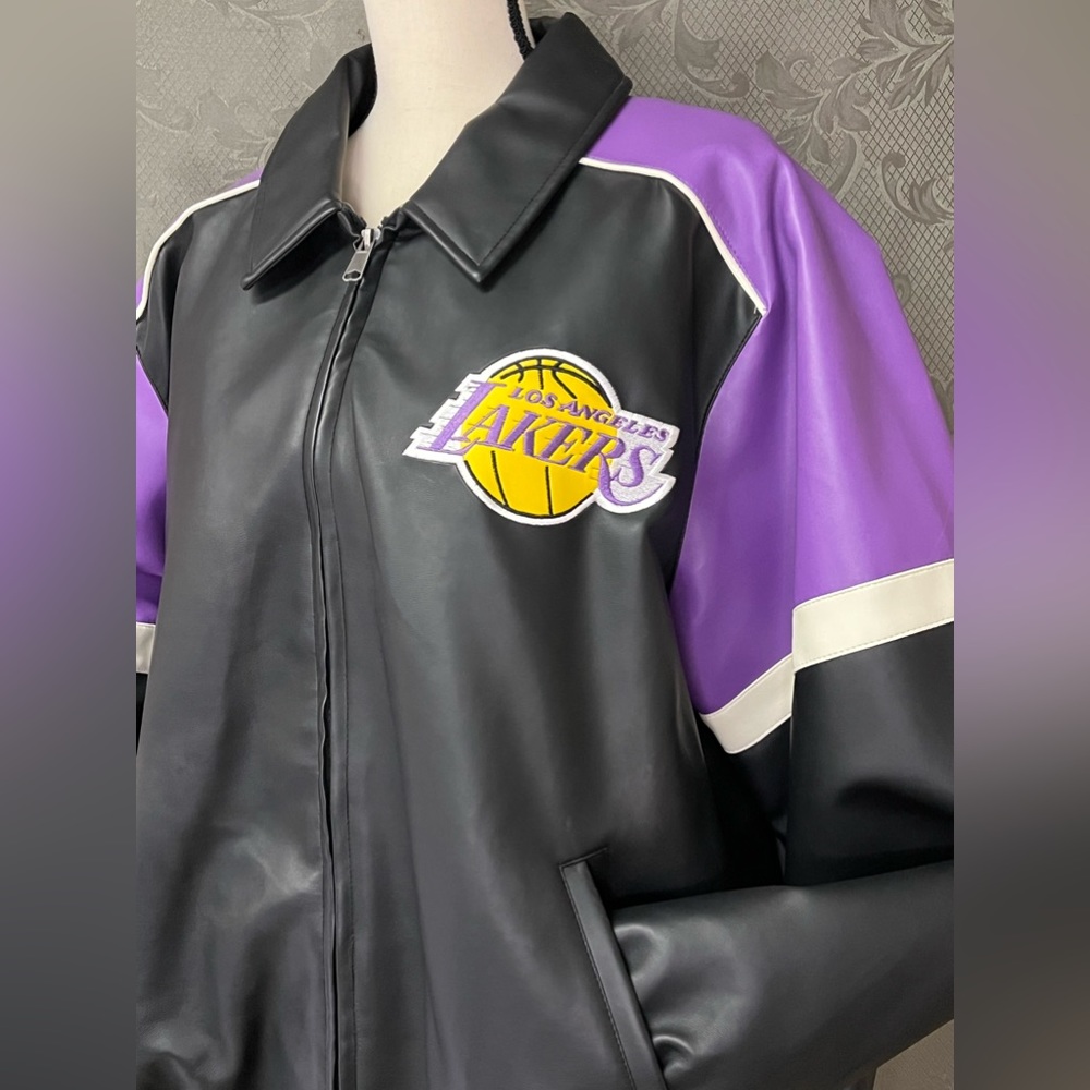 G-III by Carl Banks -NBA Los Angeles Lakers jacket